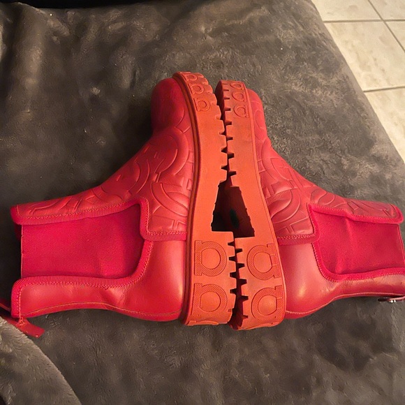 Salvatore Ferragamo pull on boots - Picture 4 of 7